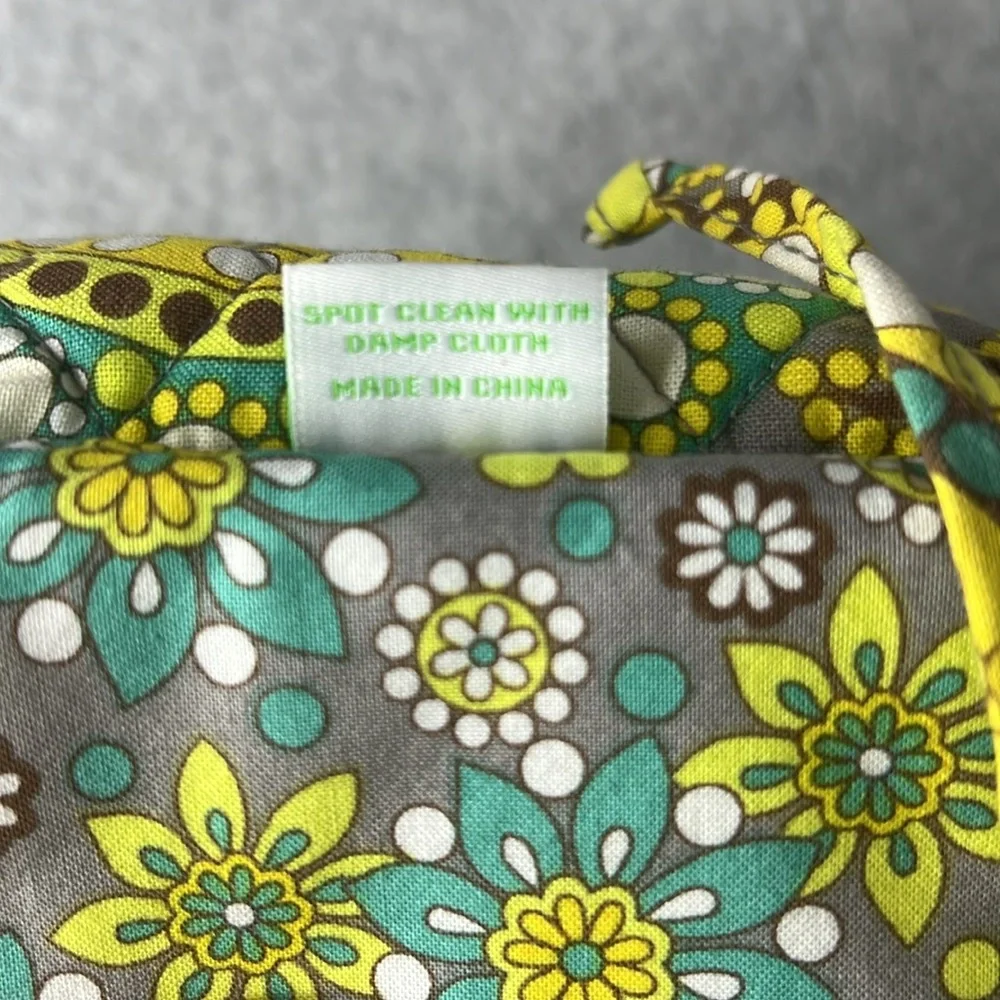 Vera Bradley All Wrapped Up Jewelry Travel Case Lemon Parfait Retired - Picture 17 of 17